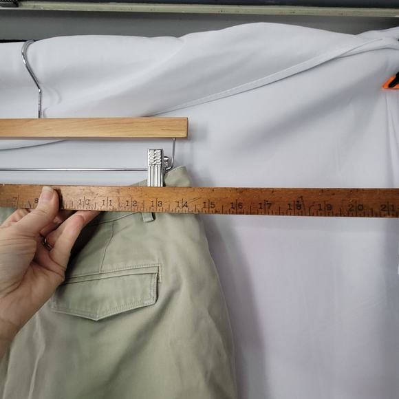 L.L. Bean- Women's khaki pants- size 6 petite- good used condition - Picture 4 of 6